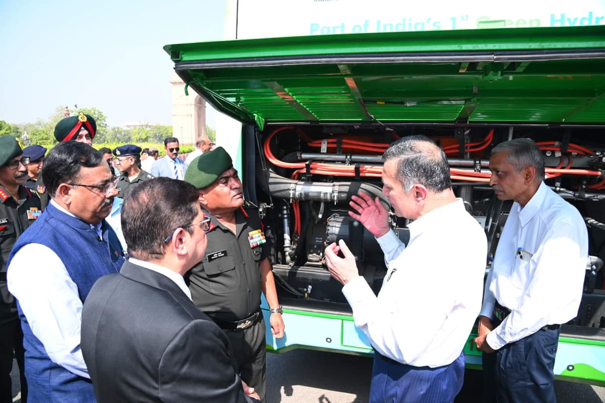 Indian Army and IndianOil Collaborate on Hydrogen Fuel Cell Bus Deployment